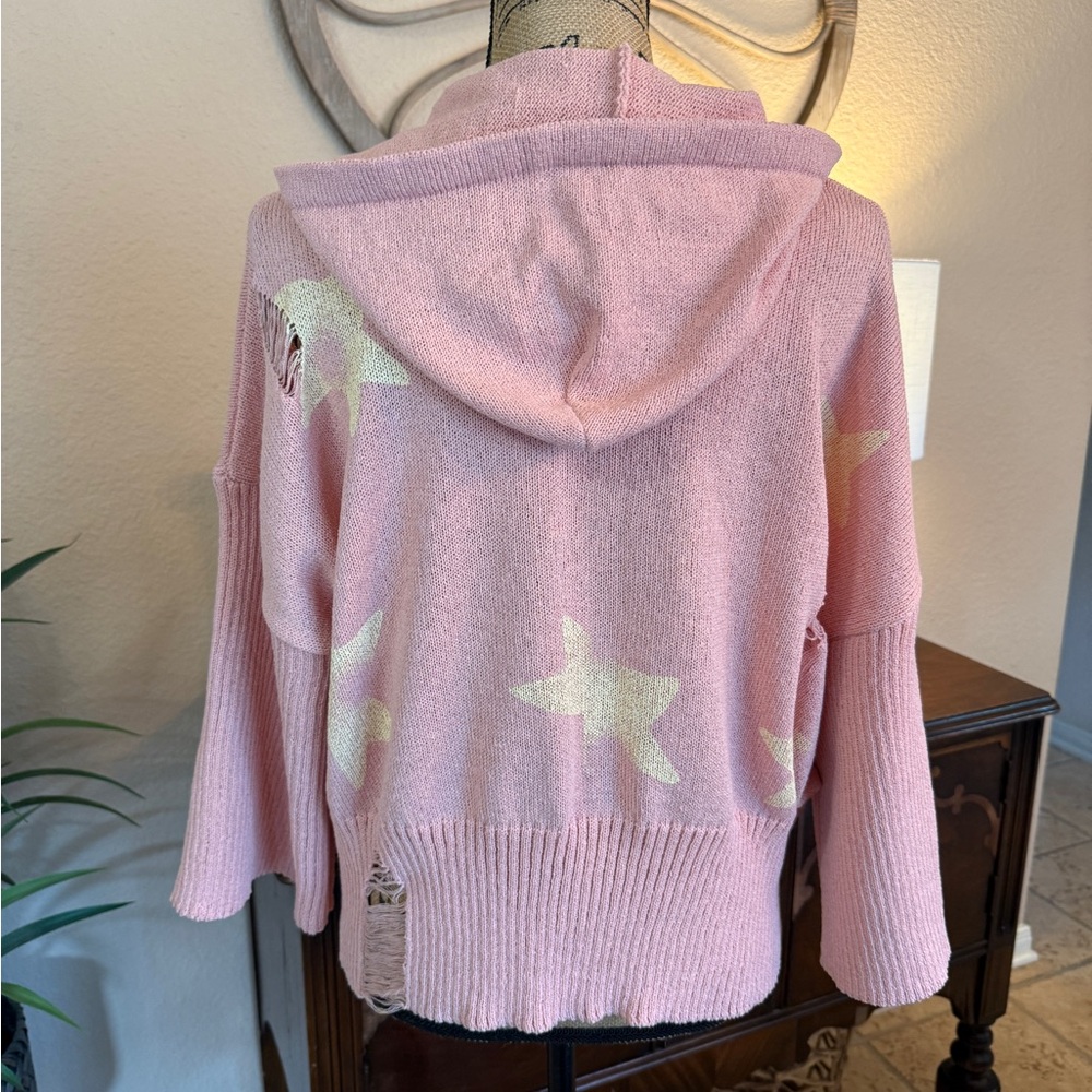New POL Pink and White Star Patterned Women's Distressed Sweater - Picture 8 of 12